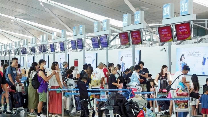 Từ 1/7, hành khách được hoàn trả tiền vé nếu chuyến bay chậm 4 tiếng