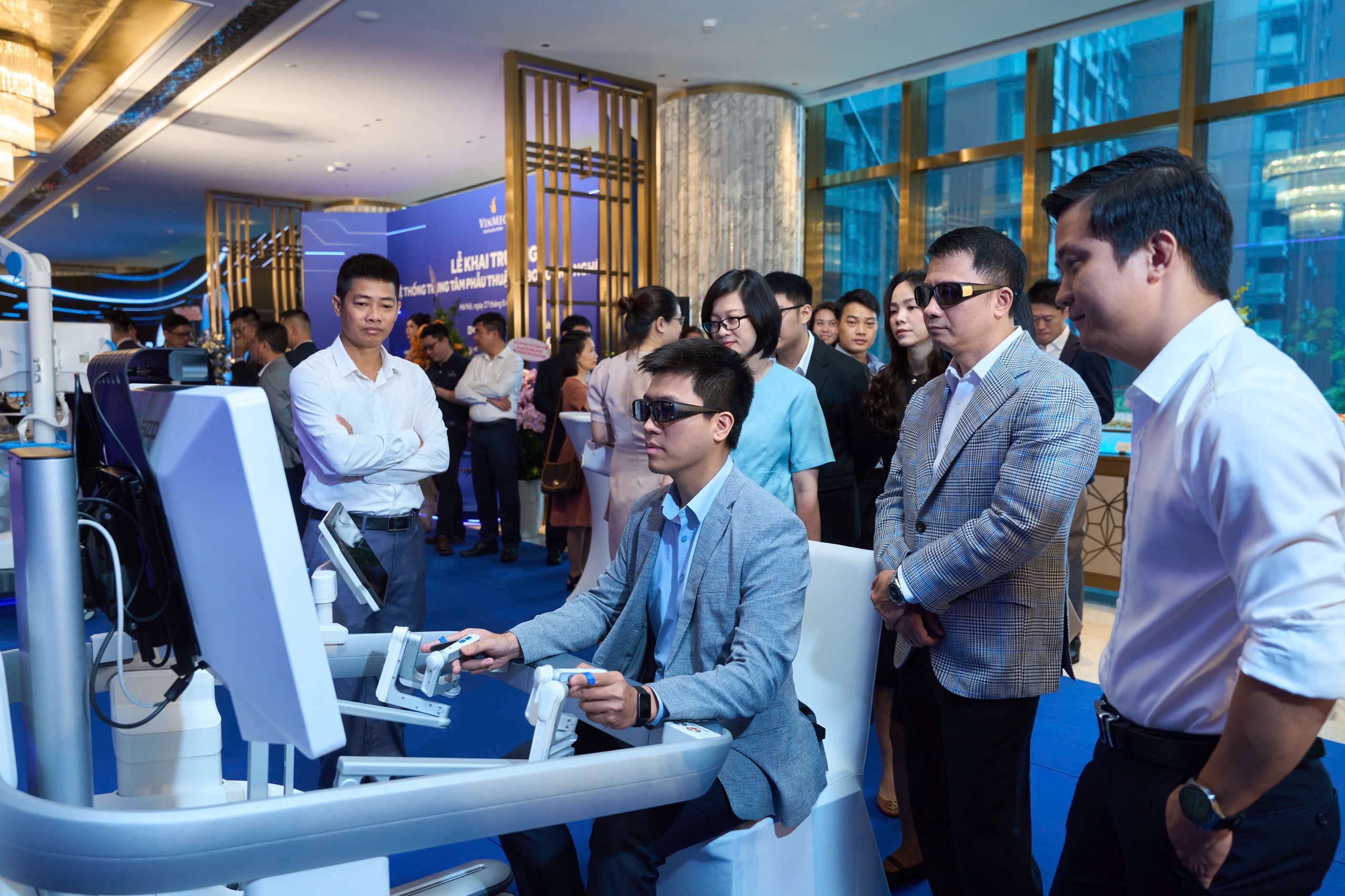 Vinmec khai trương hệ thống Trung tâm Phẫu thuật Robot Công nghệ cao