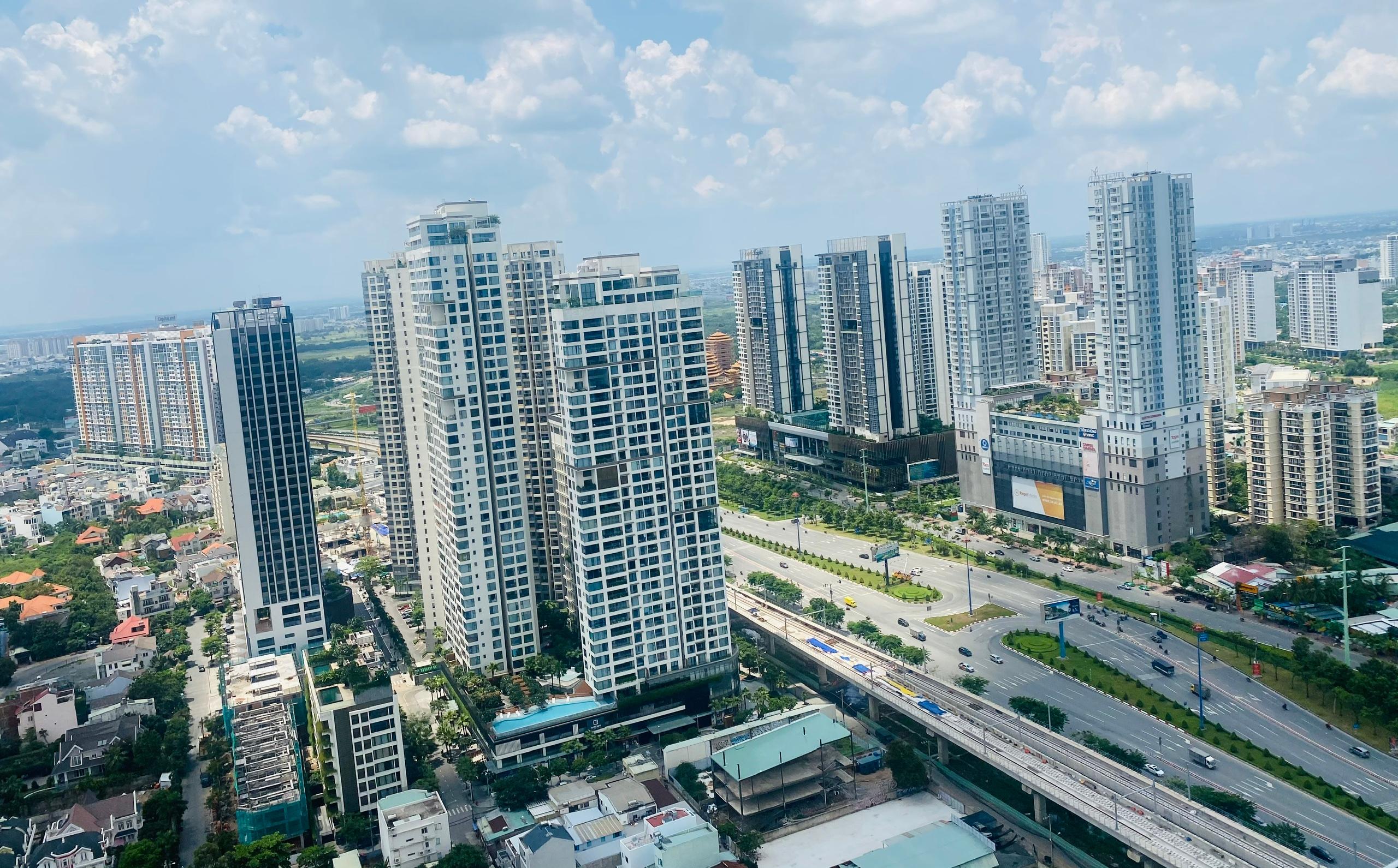 Lãi suất cao khiến thị trường trầm lắng, doanh nghiệp bất động sản trông chờ bàn giao dự án