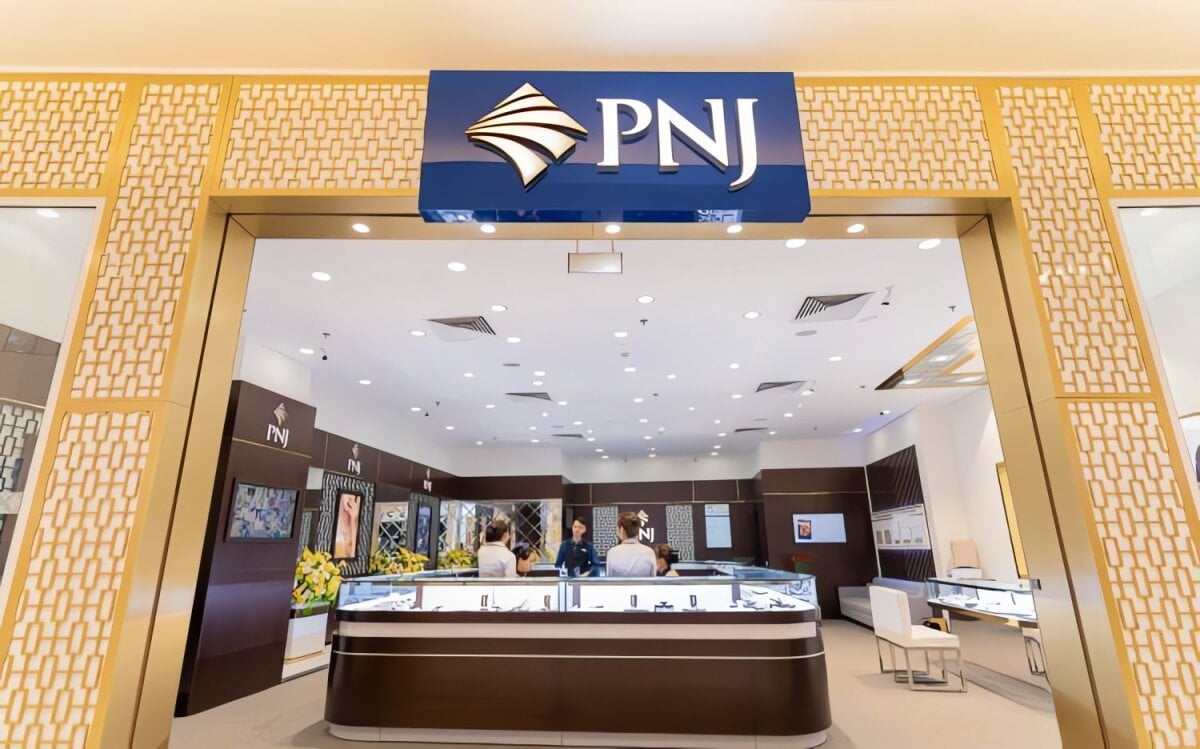 Cổ phiếu PNJ bị bán tháo, giảm kịch sàn sau khi lãnh đạo P-Lab bị khởi tố, doanh nghiệp nói gì?