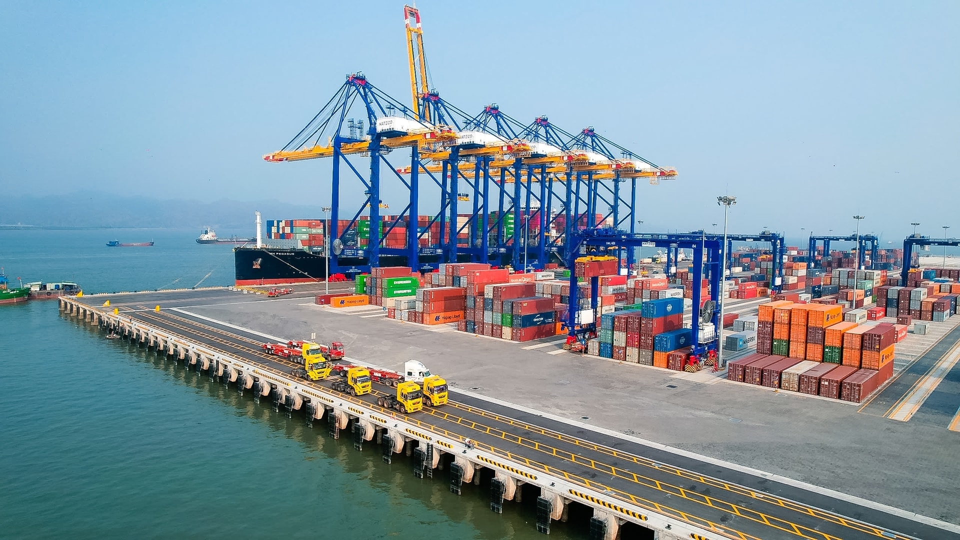 Xuất nhập khẩu vượt 549 tỷ USD sau 6 tháng, nhập khẩu tăng mạnh phản ánh đà phục hồi sản xuất