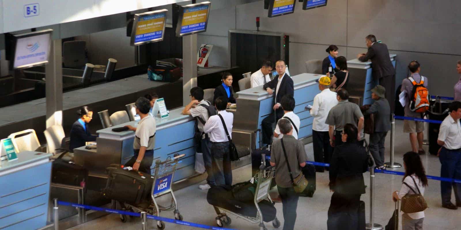 Chính phủ nới lỏng điều kiện, rút ngắn thời gian hủy bỏ tạm hoãn xuất cảnh do nợ thuế