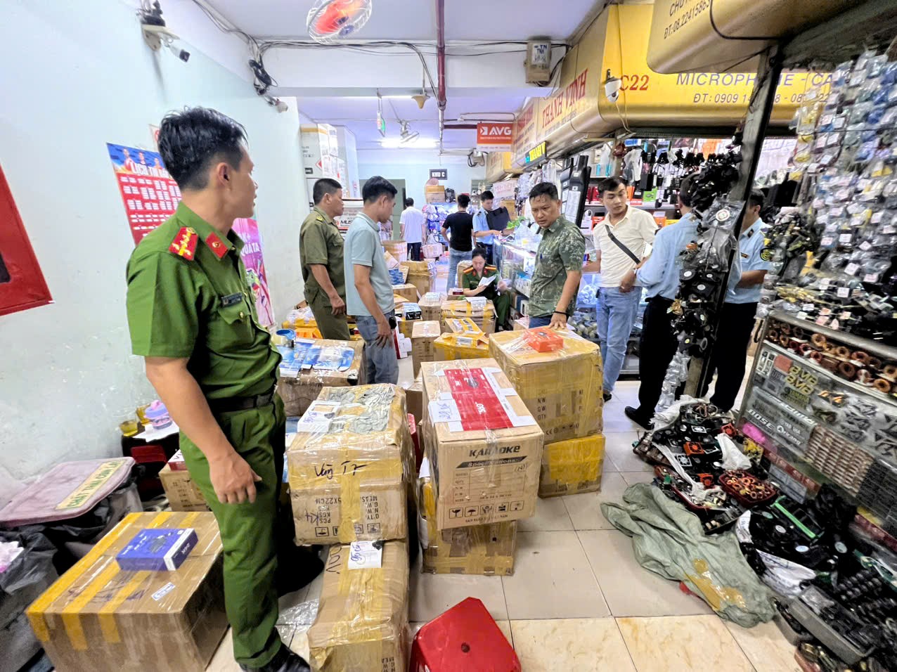 TP.HCM phối hợp xử lý kinh doanh hàng hóa không rõ nguồn gốc xuất xứ, xâm phạm quyền sở hữu trí tuệ