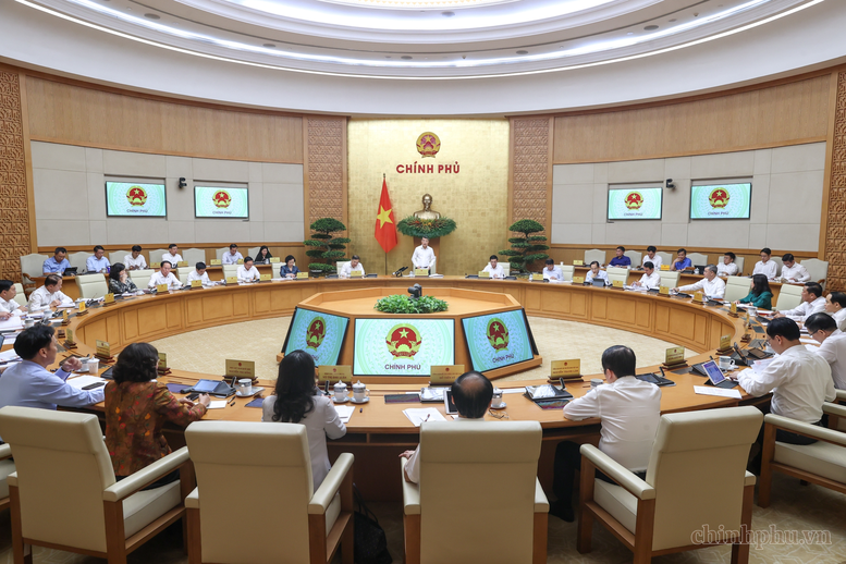 Thực hiện các nhiệm vụ, giải pháp trọng tâm để đạt mục tiêu tăng trưởng 2 con số