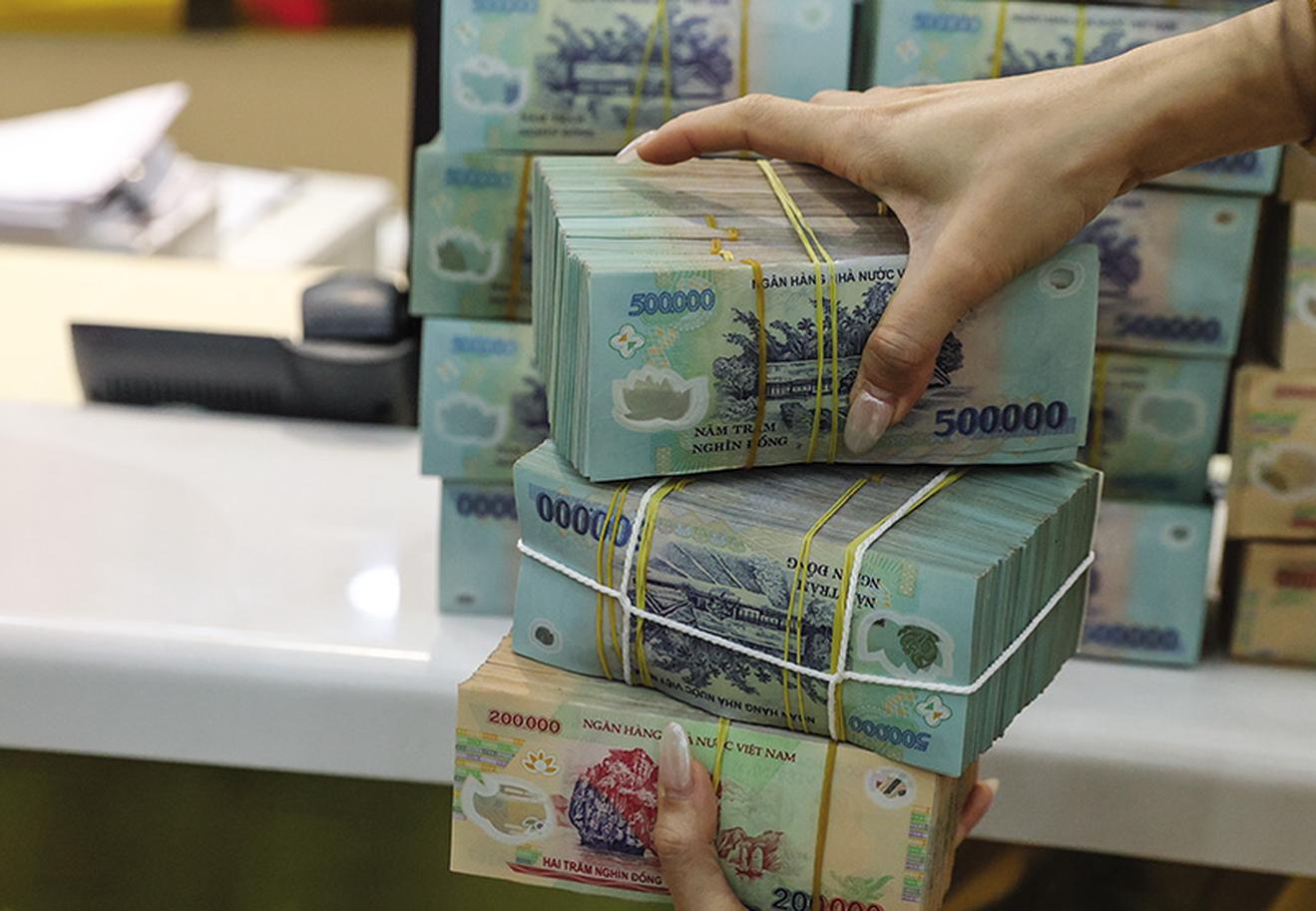 Khơi thông dòng vốn, vì sao lãi vay vẫn cao