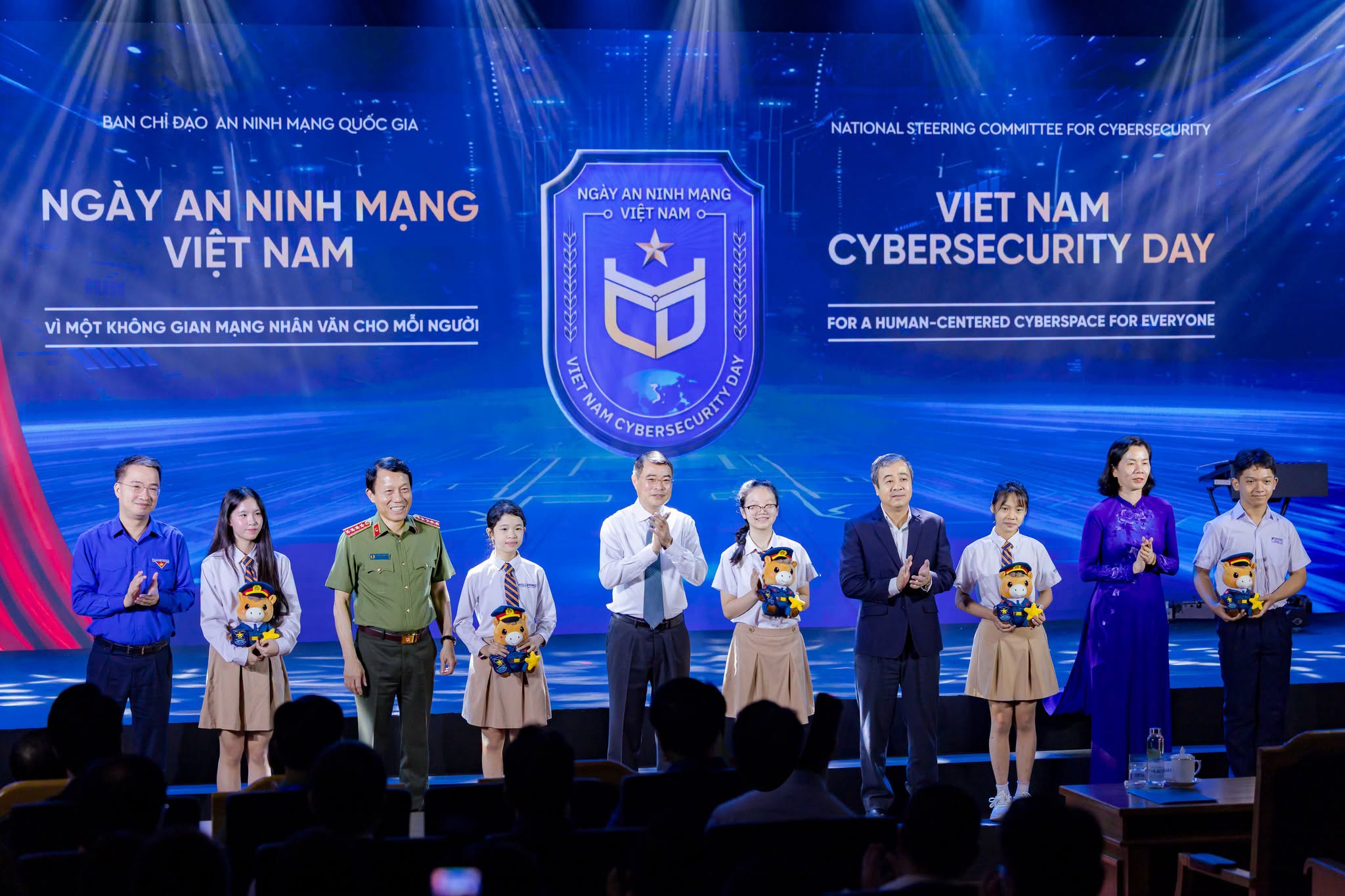 Phát động chuỗi hoạt động Ngày An ninh mạng Việt Nam năm 2026 “Vì một không gian mạng nhân văn cho mỗi người”