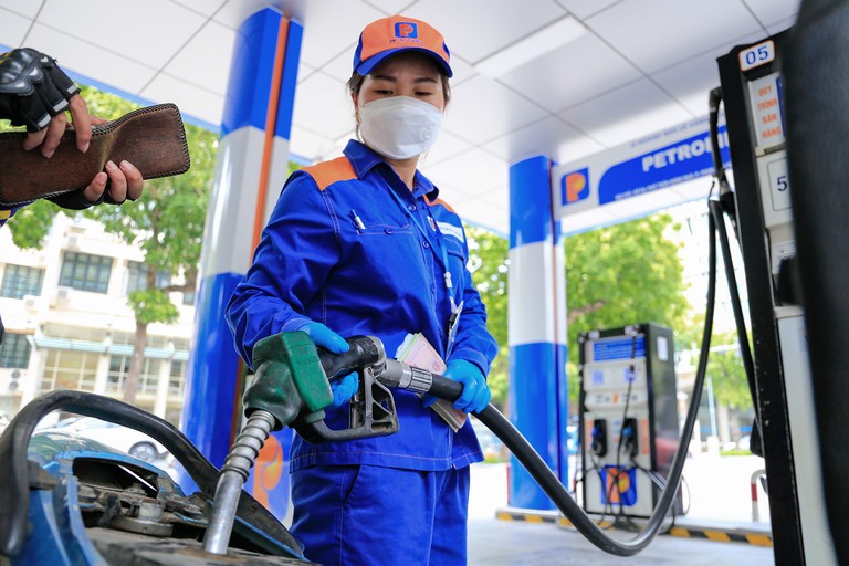 Giá xăng dầu trong nước đồng loạt giảm