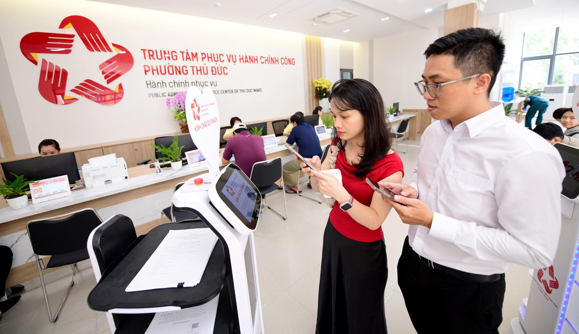 Bài 3: Tiếp tục hoàn thiện - Lấy hiệu quả phục vụ Nhân dân làm mục tiêu cao nhất