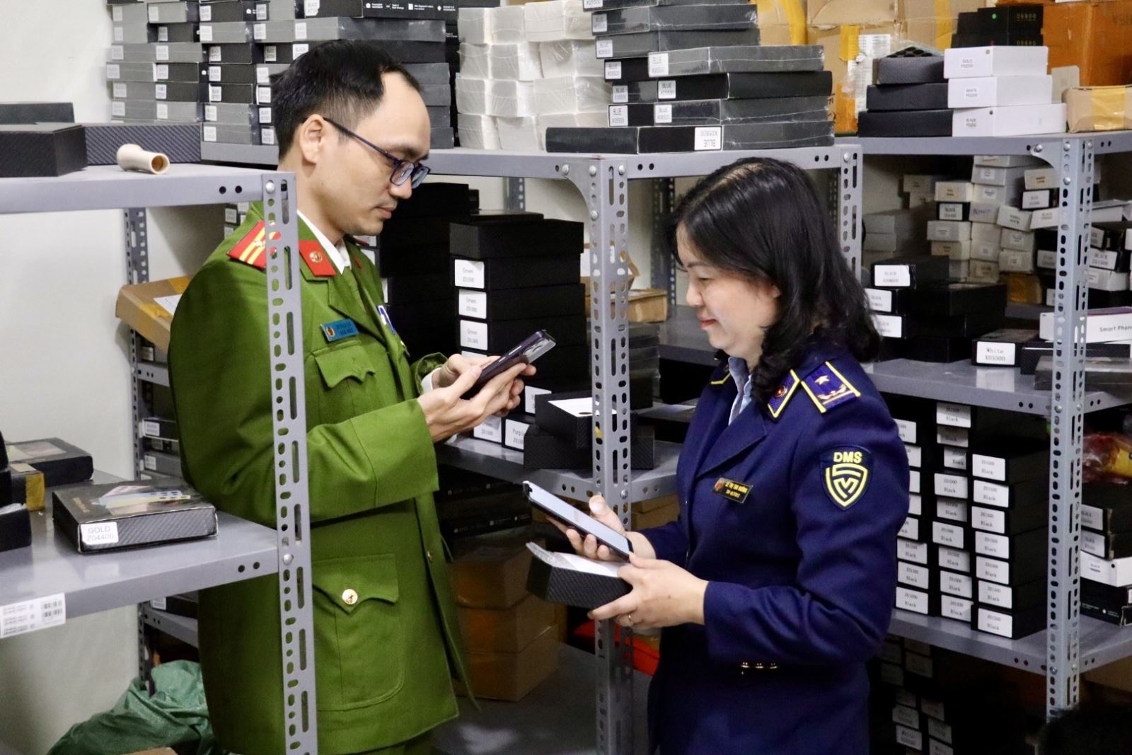 Hà Nội tăng cường kiểm soát thị trường vàng, bạc và ngoại tệ