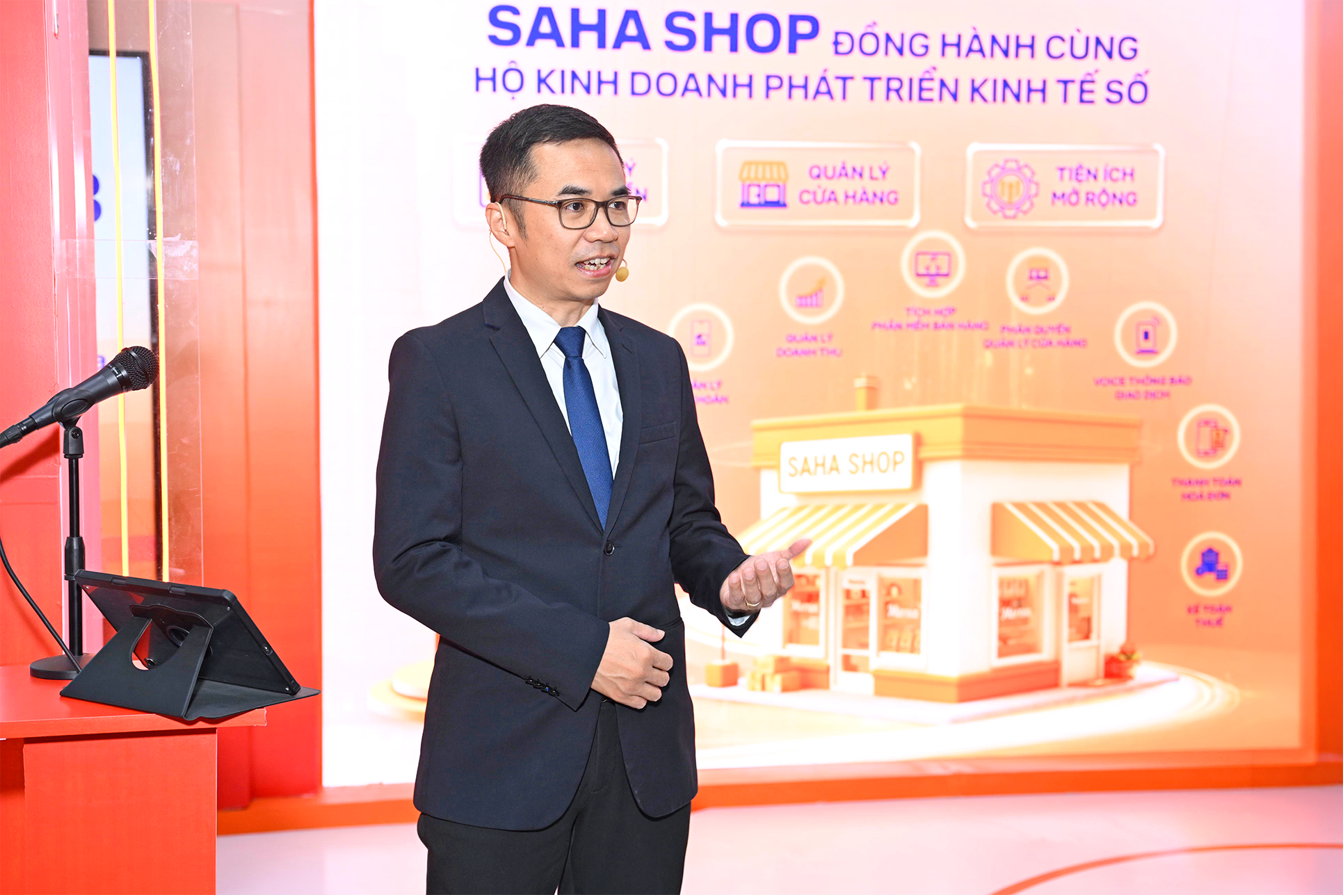 SHB SAHA Shop gây ấn tượng tại sự kiện Chuyển đổi số ngành Ngân hàng 2026