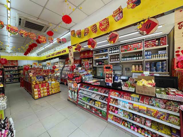 Siêu thị mini về làng: Giá rẻ hơn tạp hóa hay chỉ tiện và đẹp hơn?