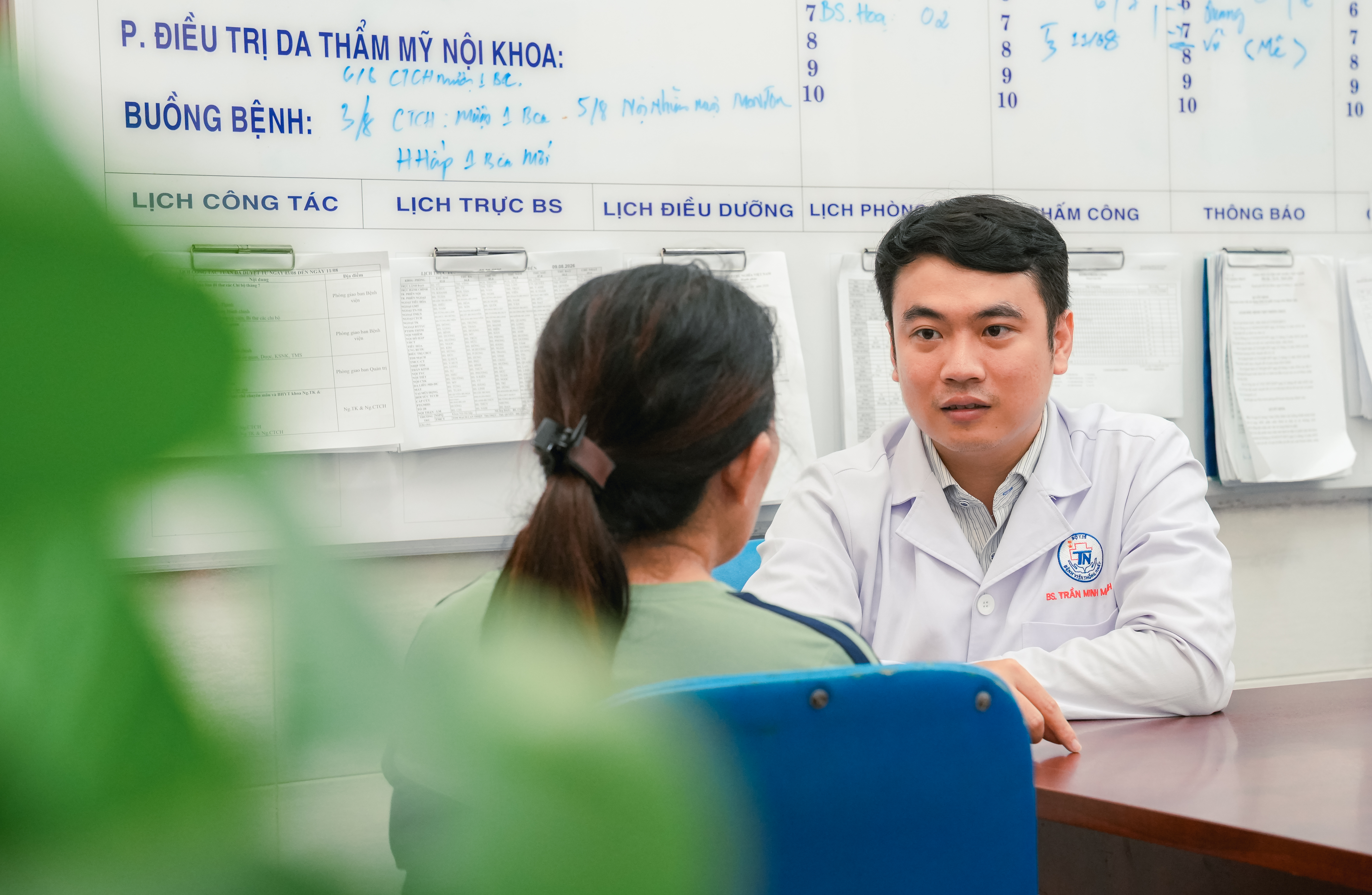 Hai mi dưới bị lật ra ngoài sau thẩm mỹ tại cơ sở làm đẹp