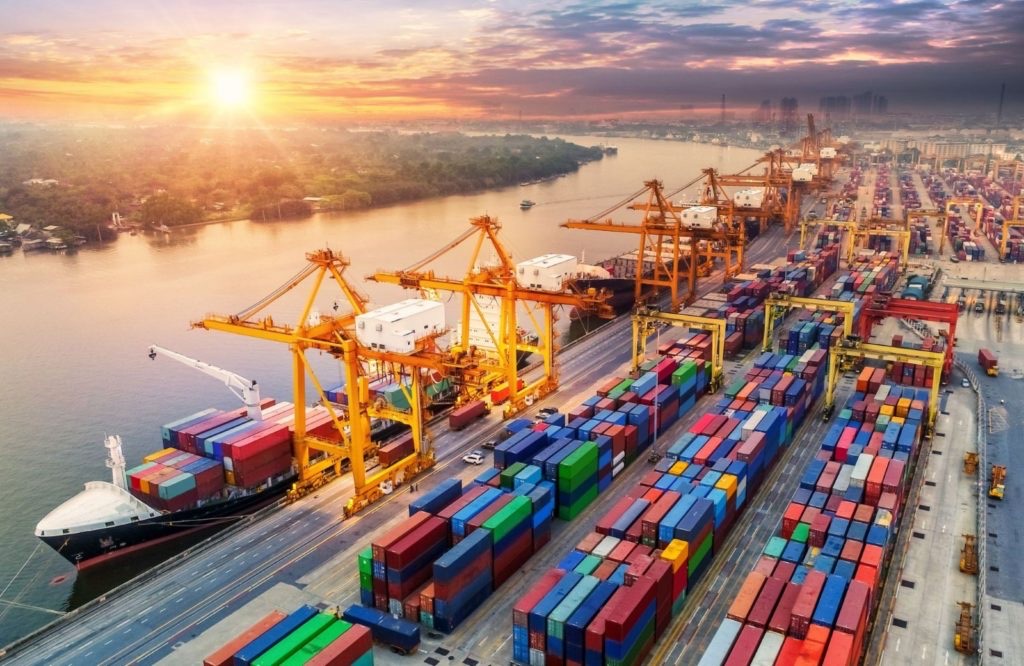 Đơn hàng cuối năm tăng tốc, doanh nghiệp xuất khẩu phải giữ biên lợi nhuận