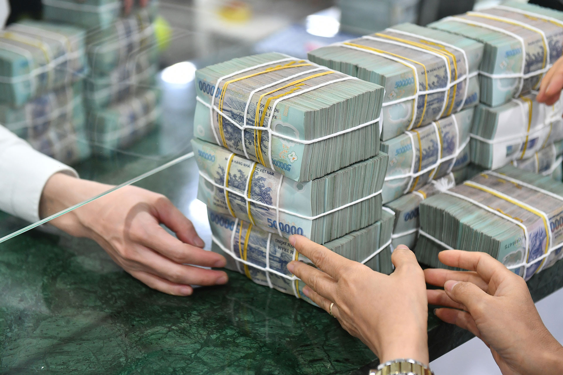 Infographics: Hà Nội thu hơn 521.000 tỷ đồng ngân sách sau 8 tháng