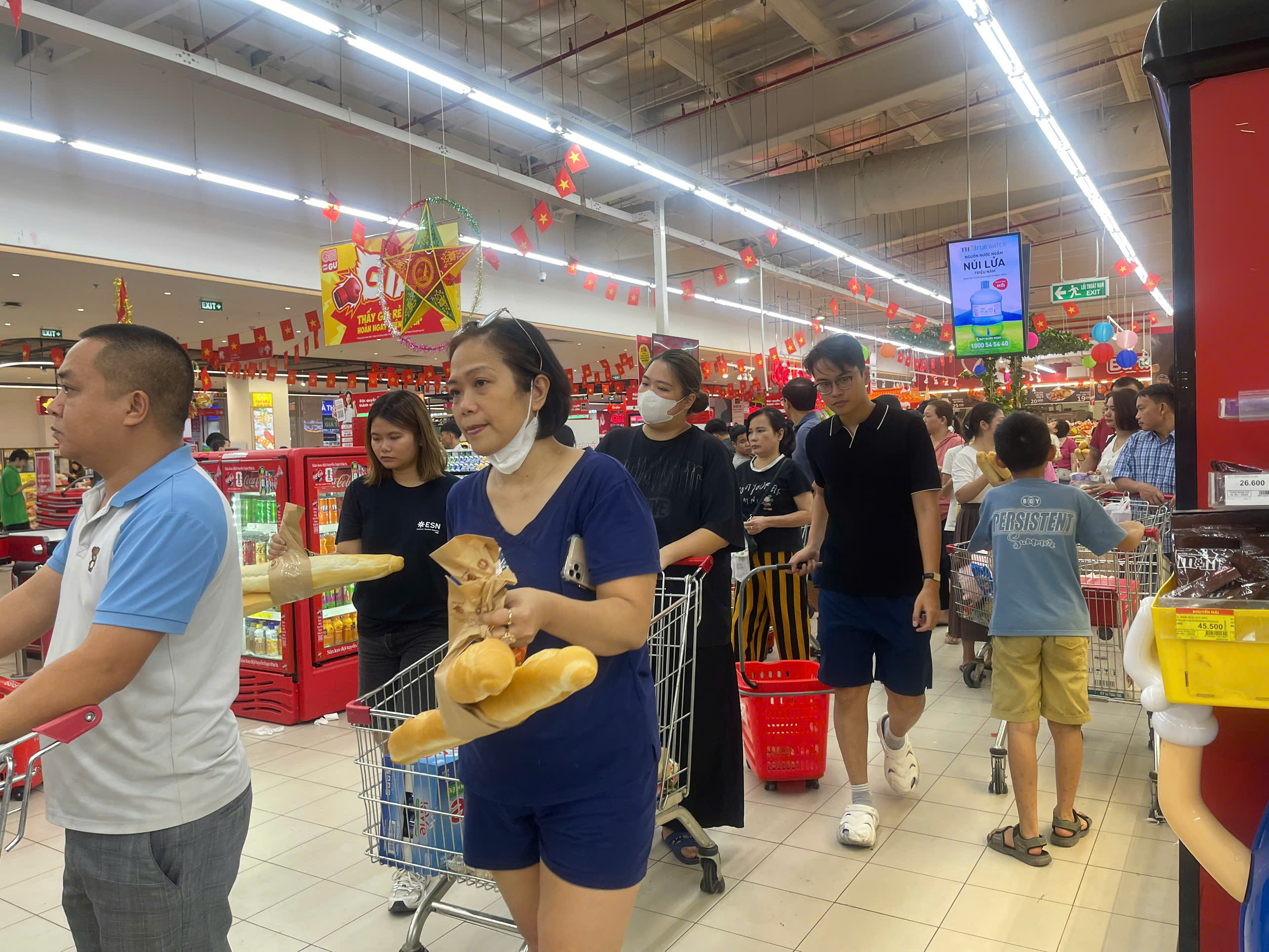 Bán lẻ tăng mạnh “Sóng giá” hay “sóng cầu” đang dẫn dắt thị trường