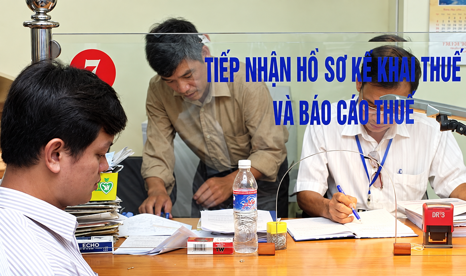 Lạc giữa “ma trận” chính sách thuế, người dân biết hỏi ai