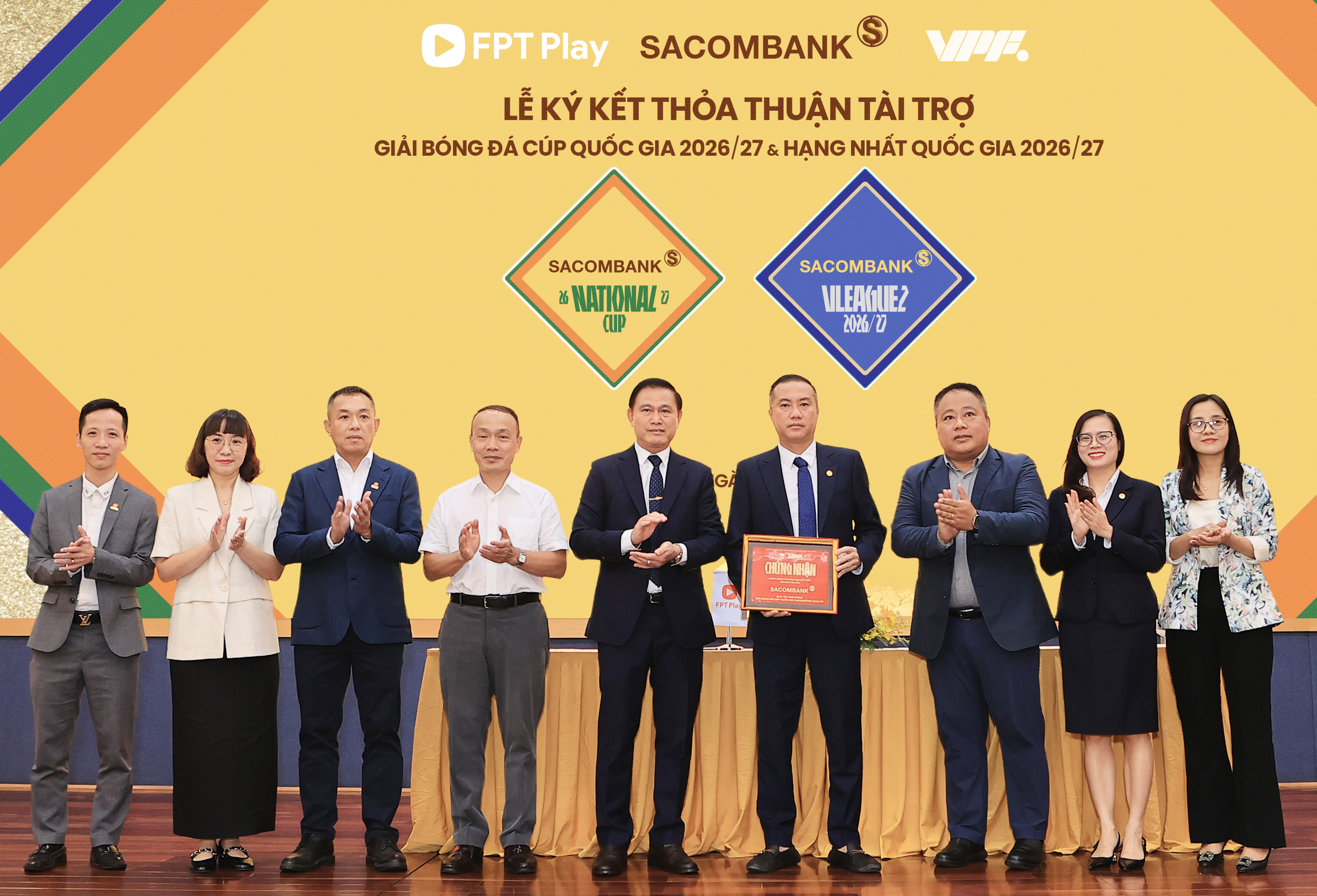 SACOMBANK là Nhà tài trợ chính Giải hạng Nhất quốc gia và Cúp quốc gia trong mùa giải 202627