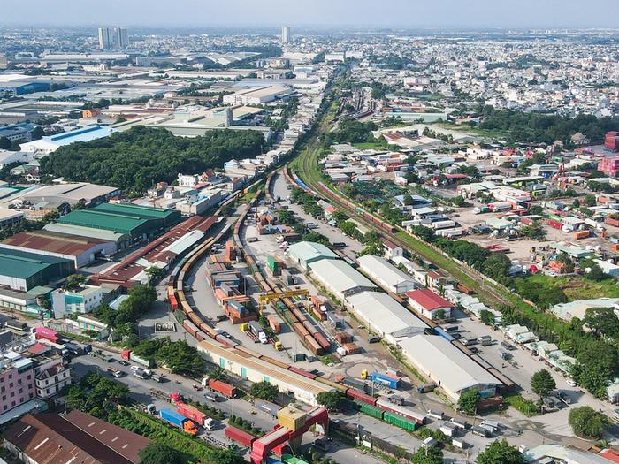 Logistics, kho bãi đón ‘sóng’ đường sắt tốc độ cao