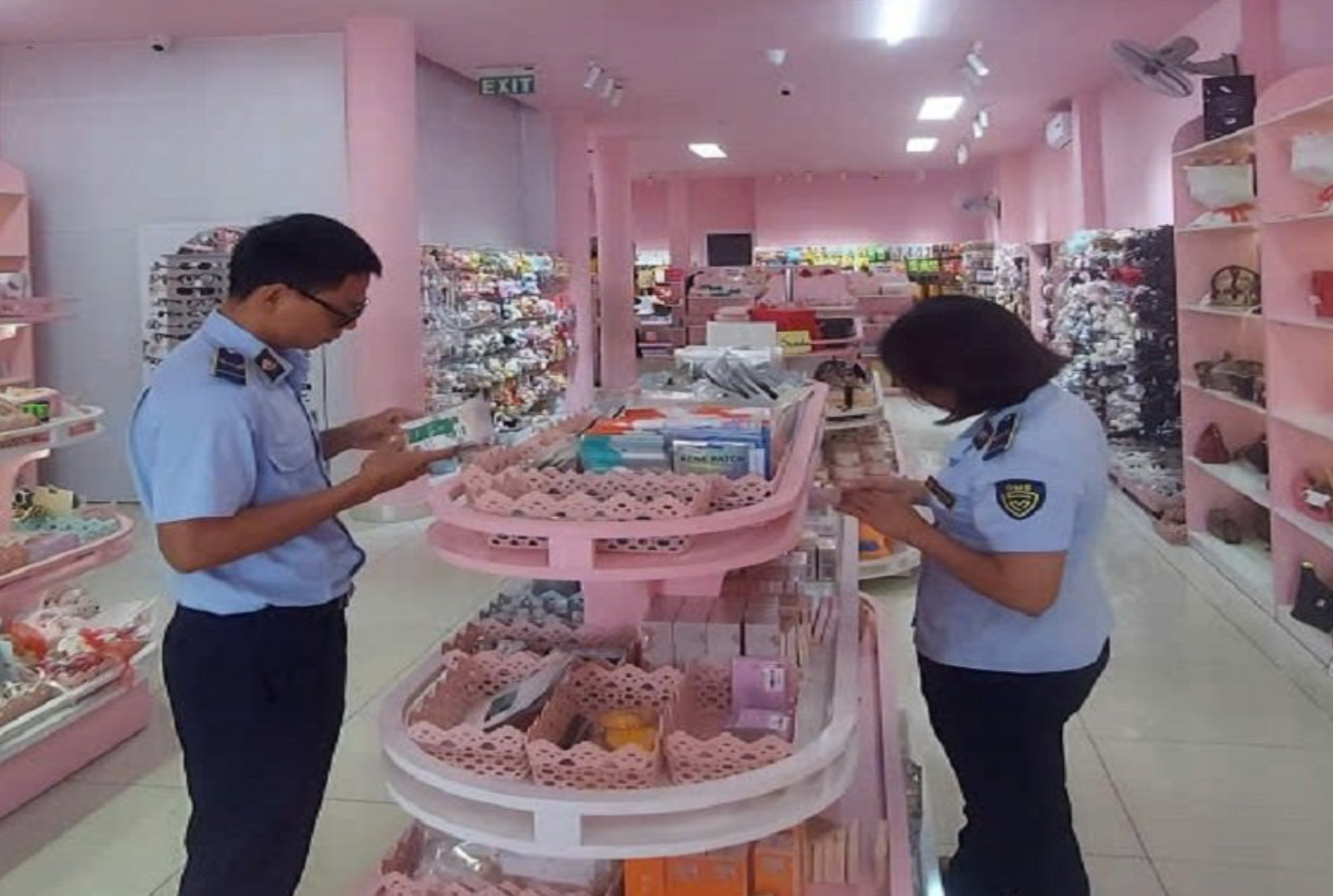 Lâm Đồng: Tăng kiểm soát hàng hóa dịp Trung thu, ngăn hàng lậu đến tay người tiêu dùng