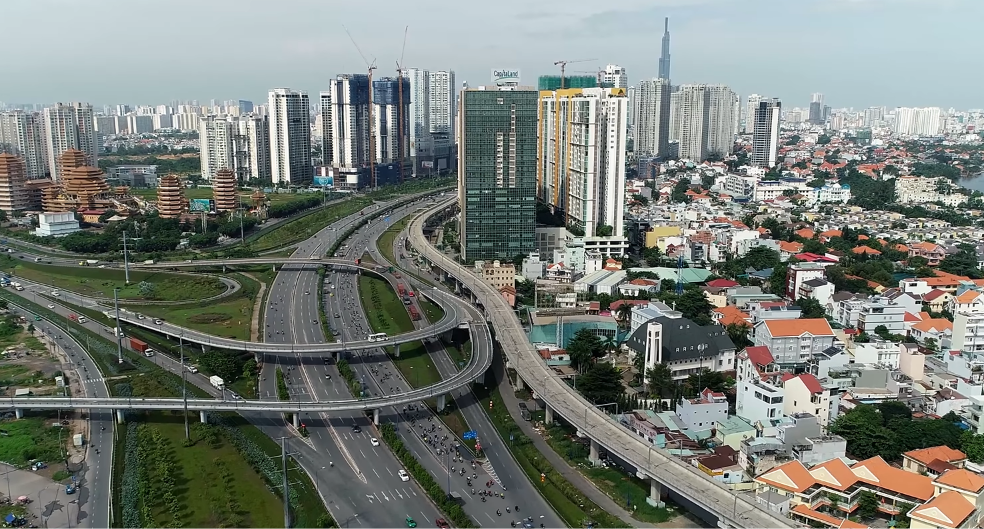 TP Hồ Chí Minh vượt mục tiêu FDI, hướng dòng vốn vào công nghệ cao và logistics