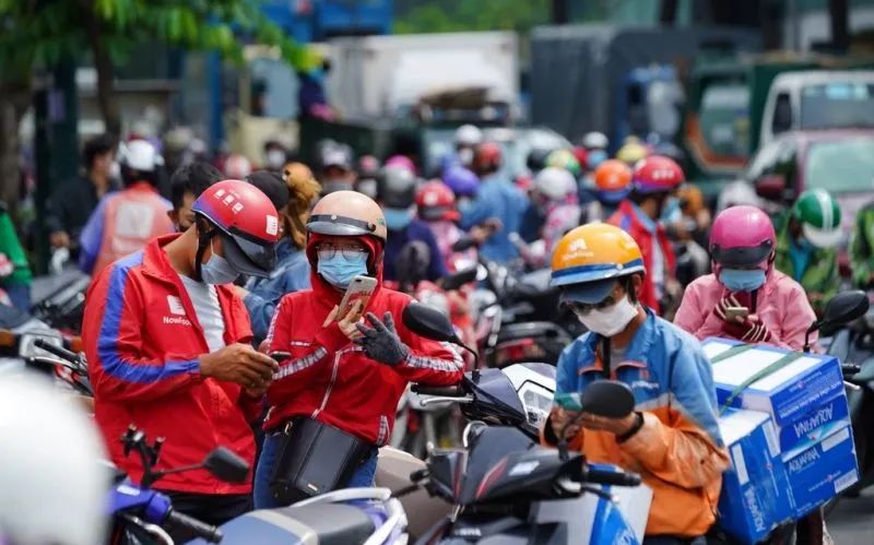 Phí sàn tăng, người bán hàng lo đơn nhiều mà lãi ít