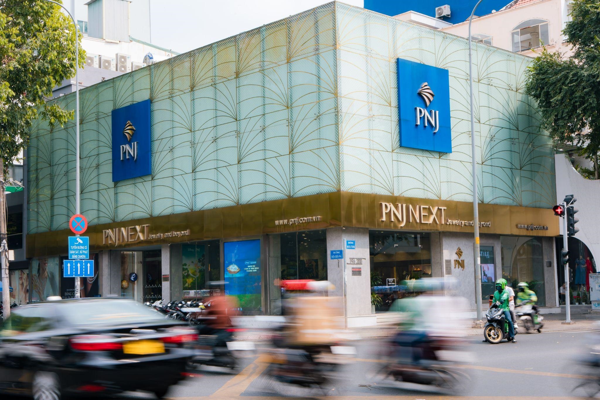 PNJ dự kiến lỗ gần 6.300 tỷ đồng, tính huy động 8.000 tỷ khi lợi nhuận bán niên giảm gần 35%