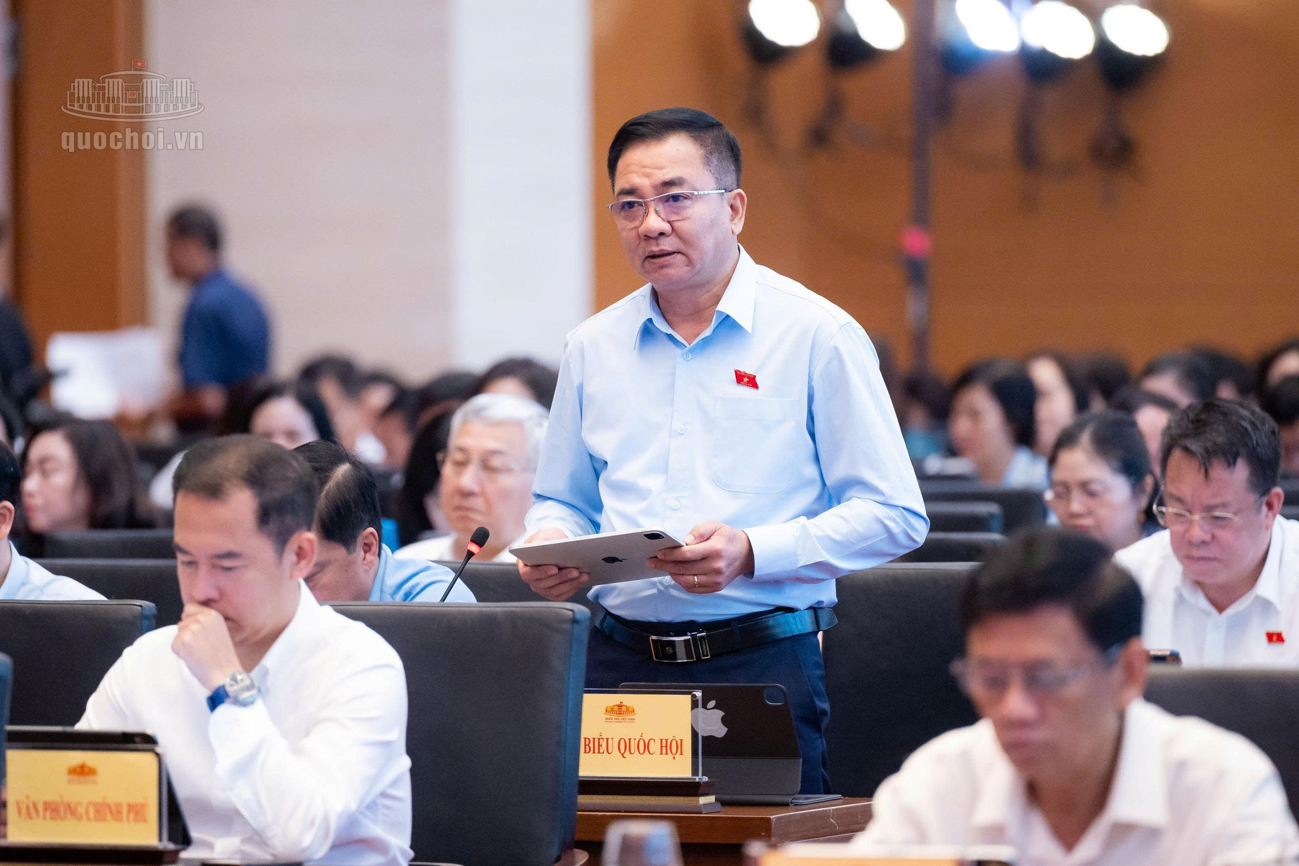 Kiểm soát rủi ro, bảo vệ quyền lợi hợp pháp của nhà đầu tư trong lĩnh vực chứng khoán