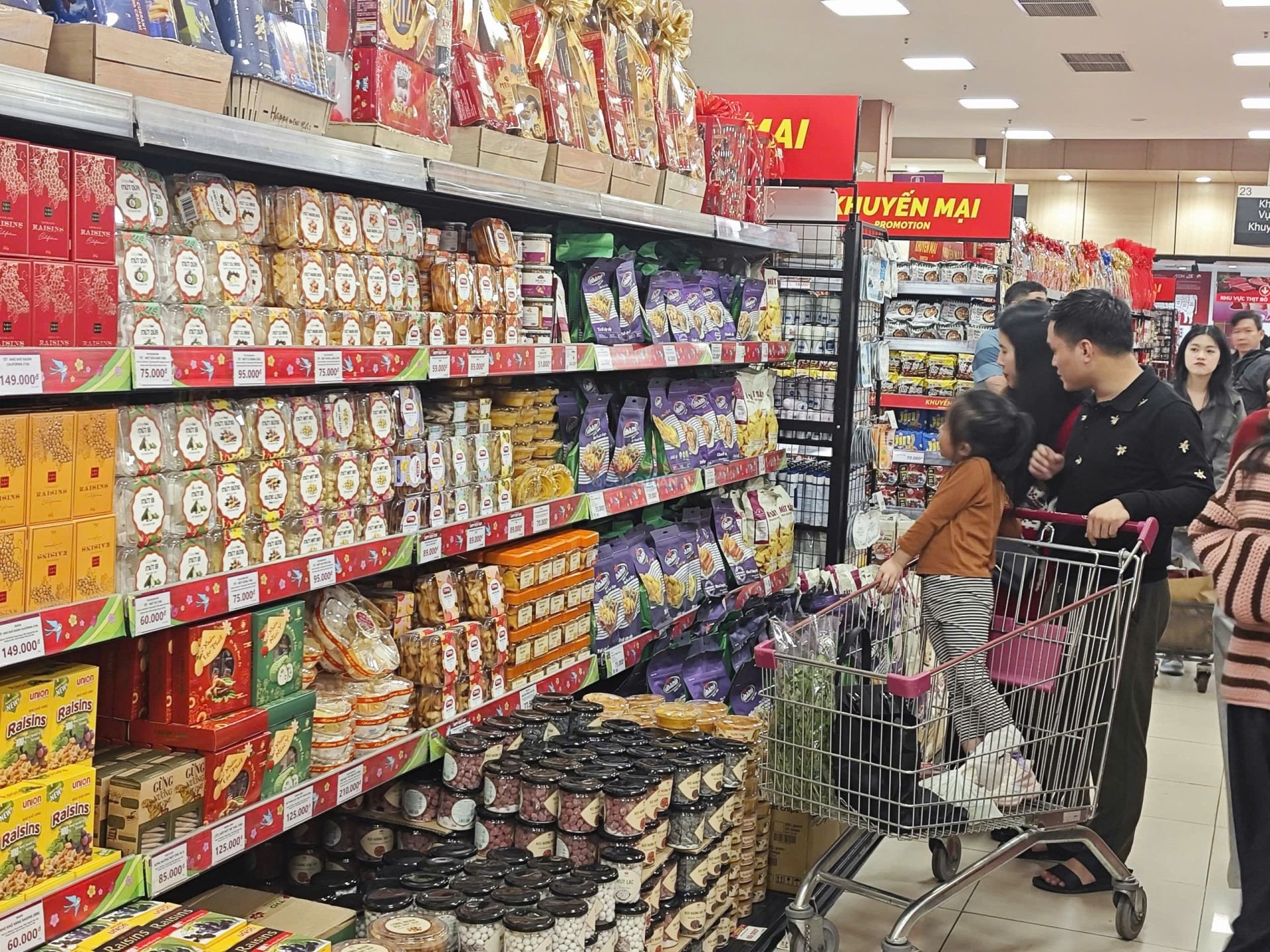 Cuộc đua giữ khách của hàng Việt trước mùa mua sắm cuối năm