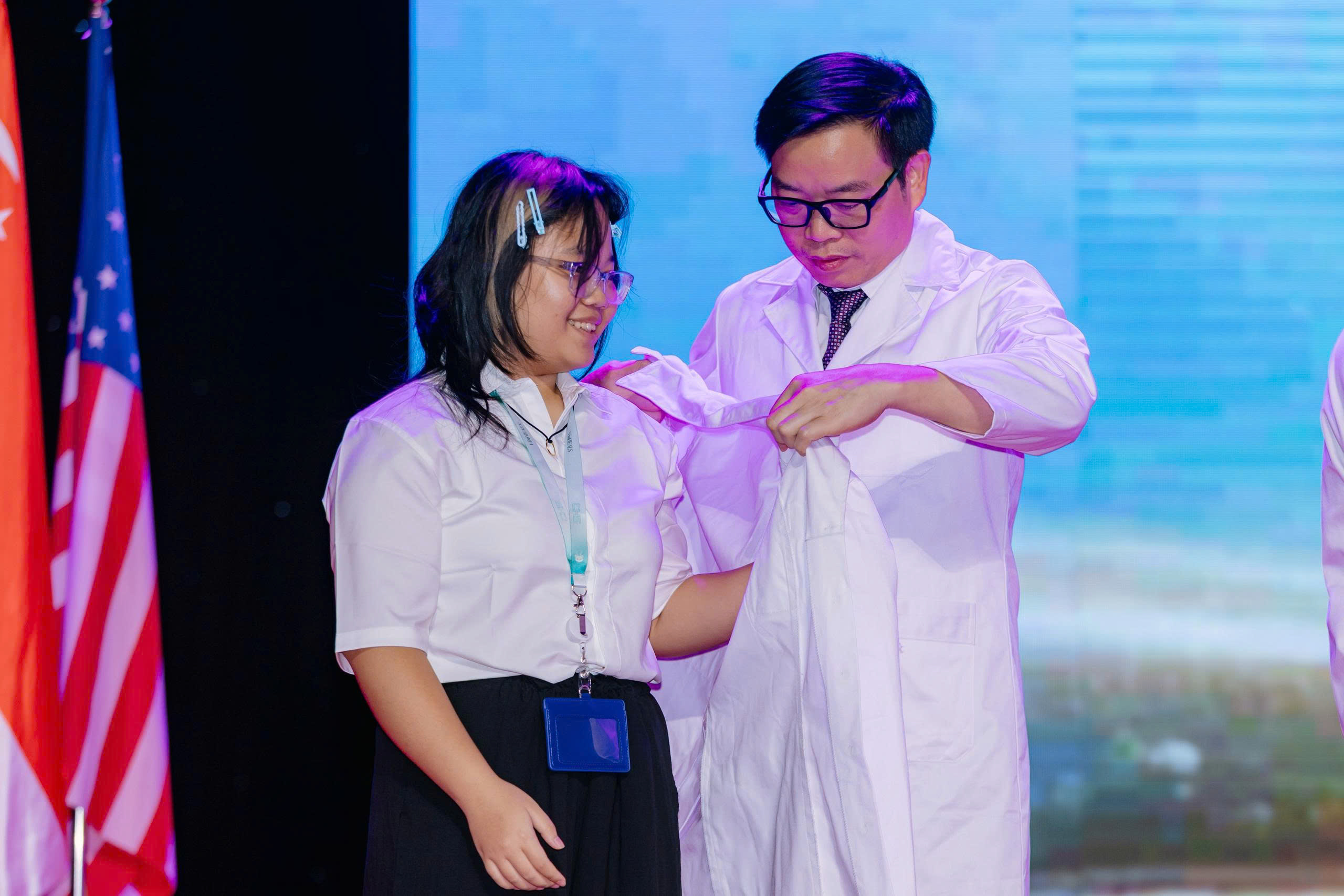 Kỳ tích tái sinh đôi chân và ước mơ khoác áo blouse trắng của nữ sinh viên VinUni