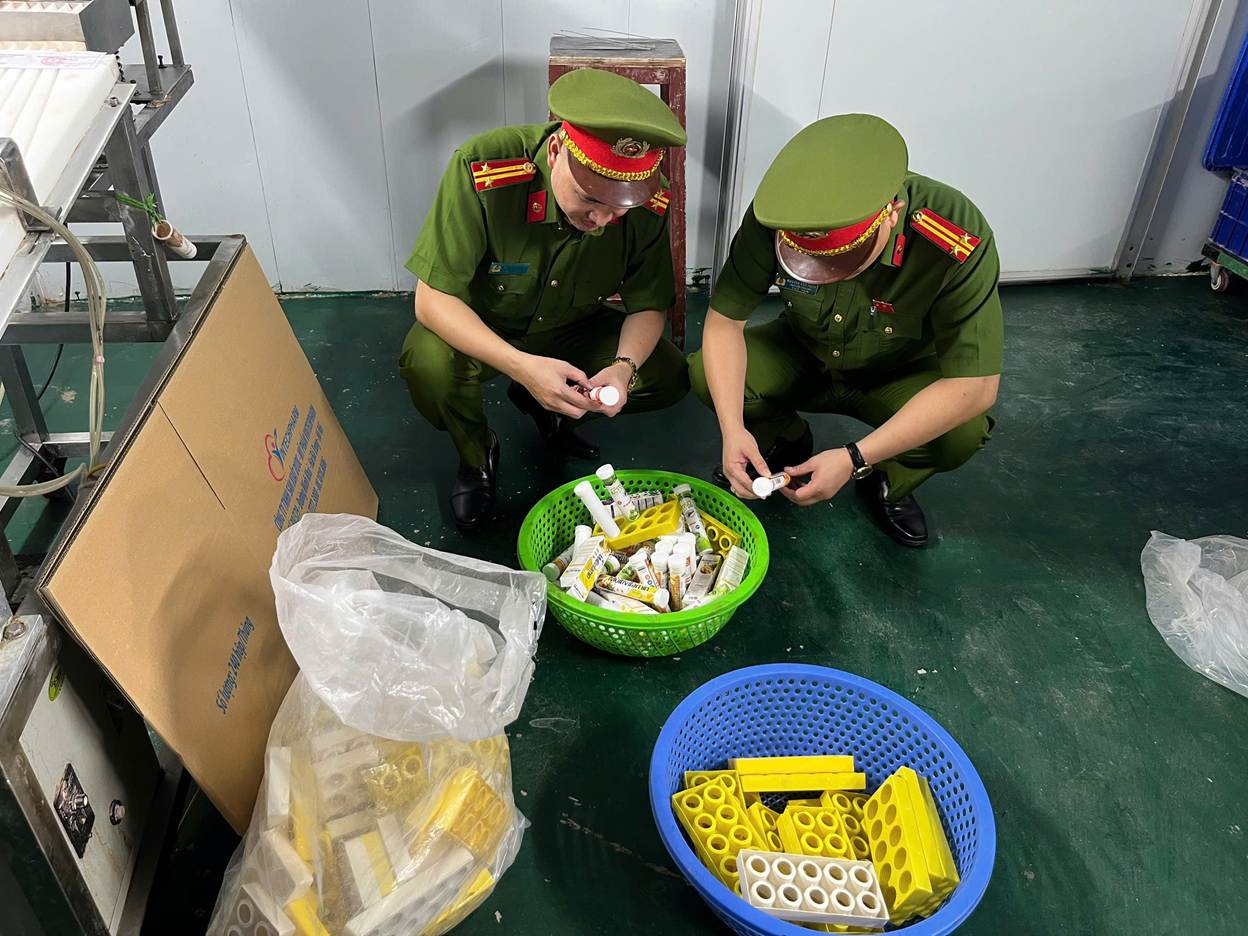 Triệt phá cơ sở sản xuất, kinh doanh hơn 1,2 triệu sản phẩm C Sủi giả