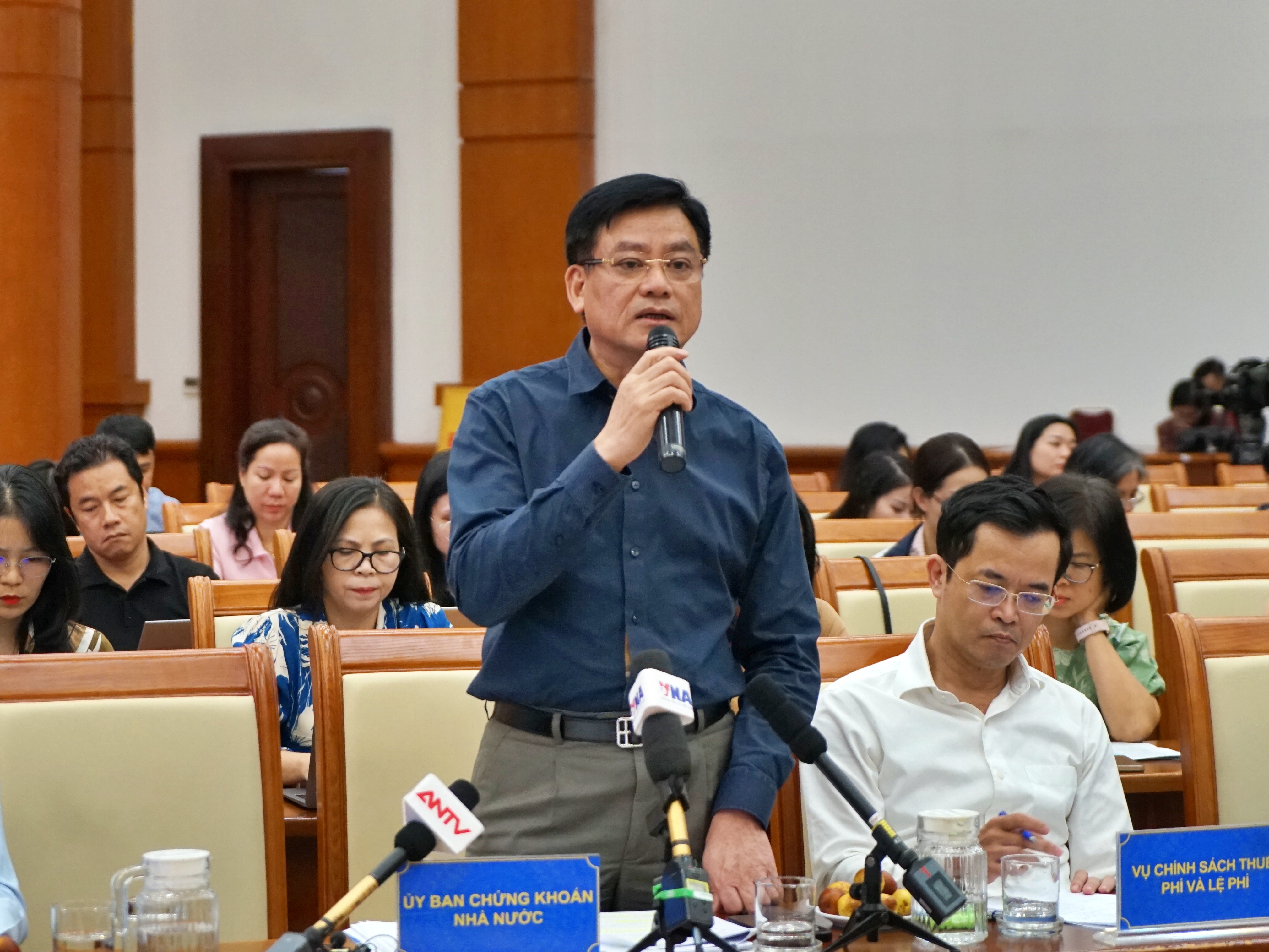Sau chuyển sàn, thị trường chứng khoán nghiên cứu loạt cơ chế mới