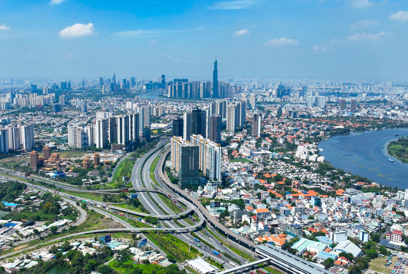 80% căn hộ sơ cấp vượt 100 triệu đồng/m², người mua TP Hồ Chí Minh dịch chuyển theo hạ tầng