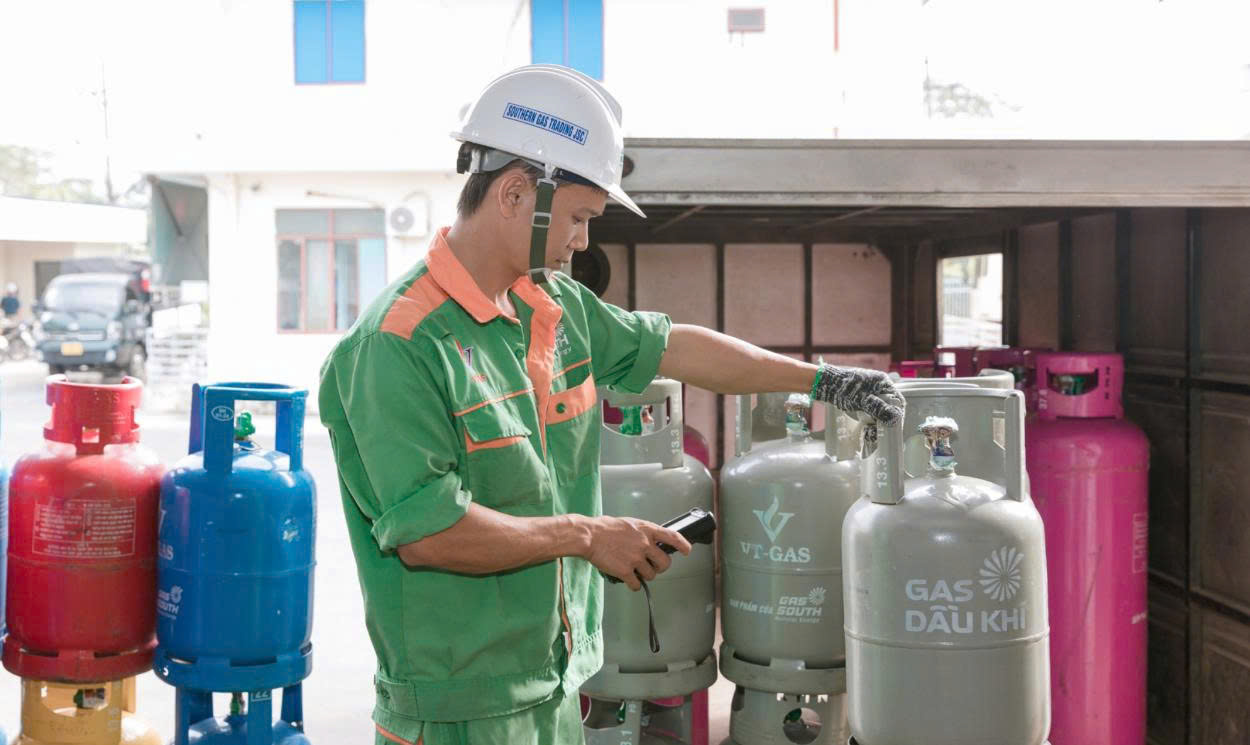 Giá gas hôm nay 1810 Bình 12kg dao động từ 580.000-612.000 đồng