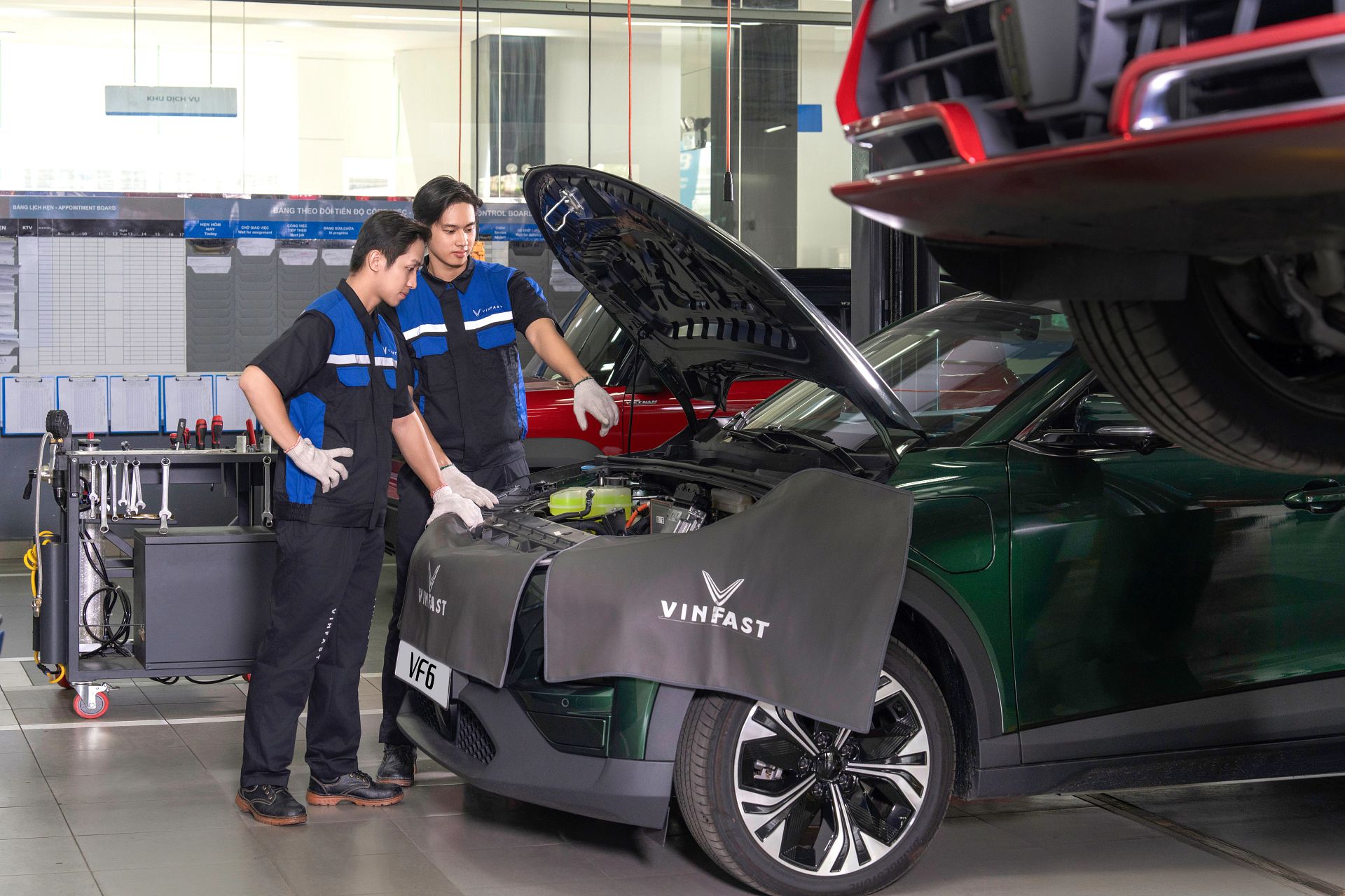 Chạy hơn 220.000 km, chủ xe VinFast bất ngờ với hóa đơn bảo dưỡng chỉ vài trăm nghìn đồng