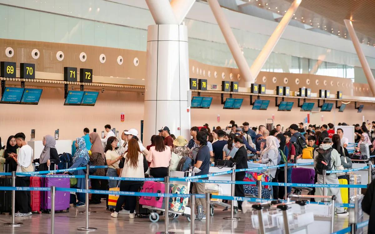 Giá vé máy bay Tết 2027 tăng 10-20%, nhu cầu cuối năm có thể tiếp tục đẩy giá lên cao