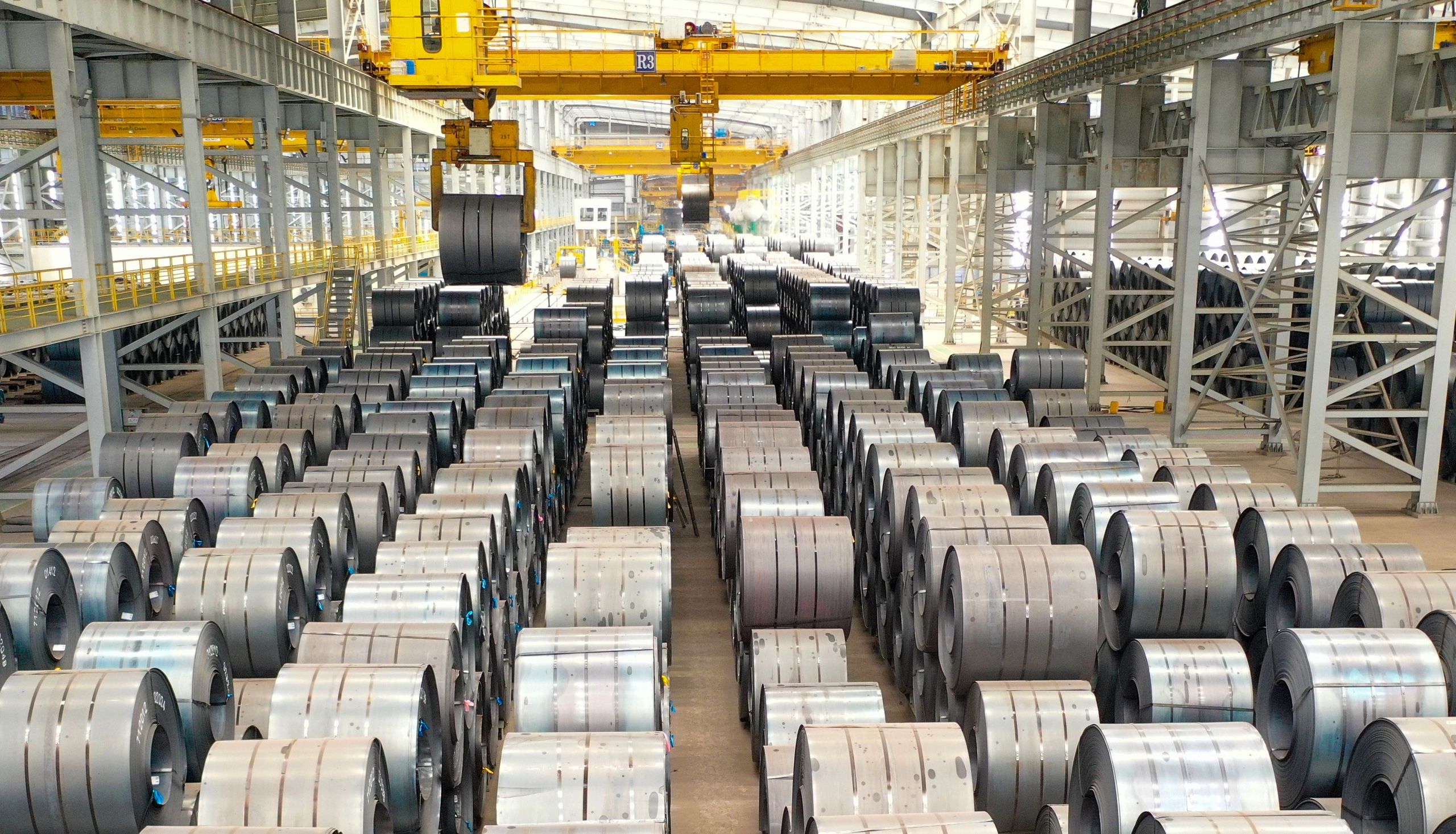 Tiêu thụ thép tiếp tục giảm trong mùa xây dựng