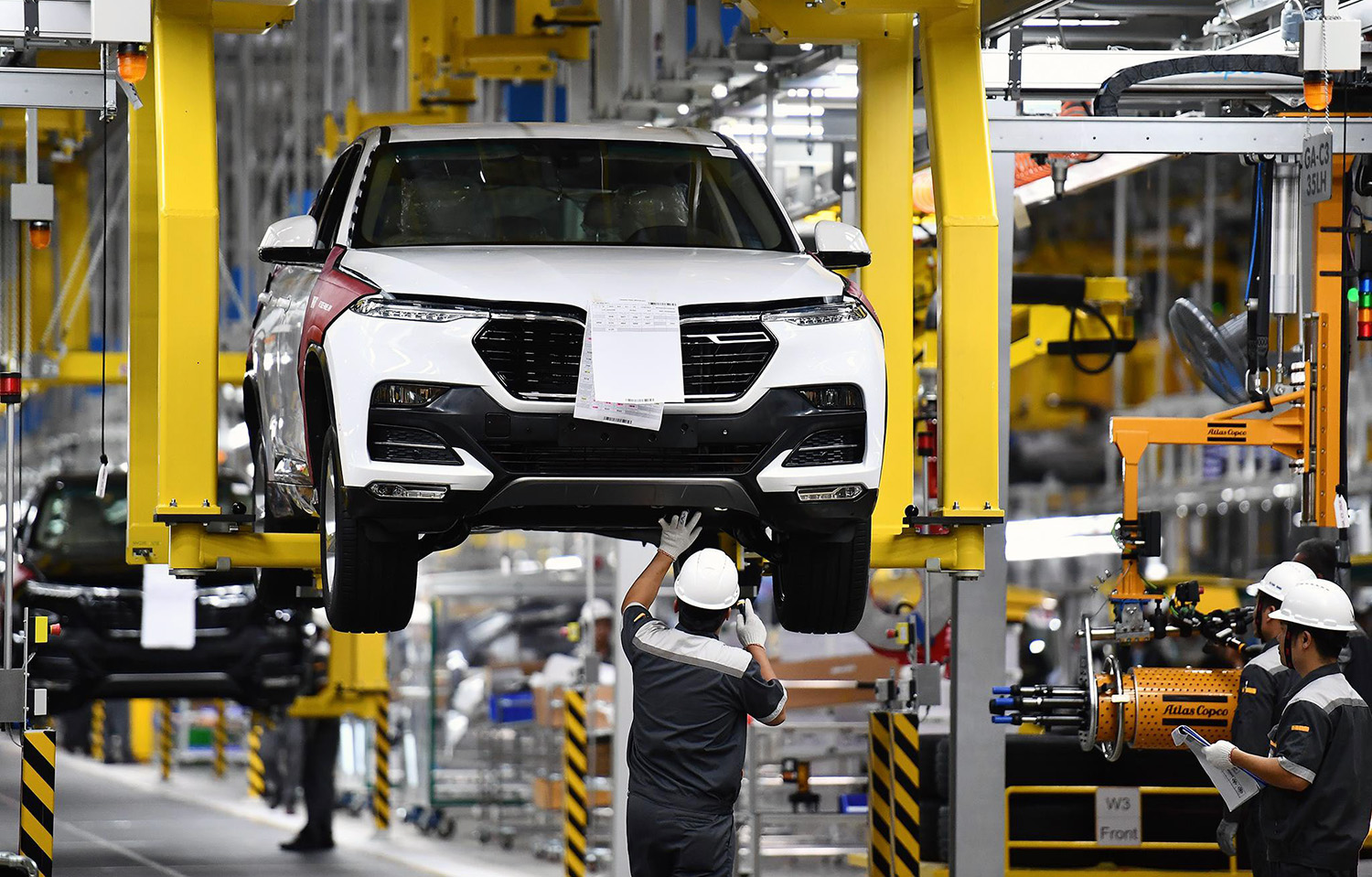 Bộ Tài chính đề nghị chưa giảm lệ phí trước bạ ô tô