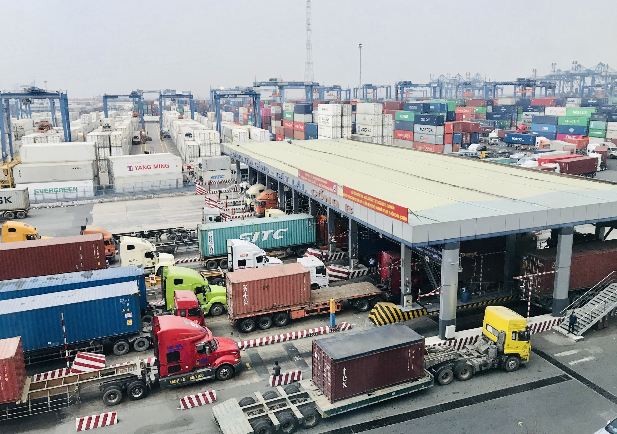 Xuất nhập khẩu hàng hóa quý 12023 giảm mạnh