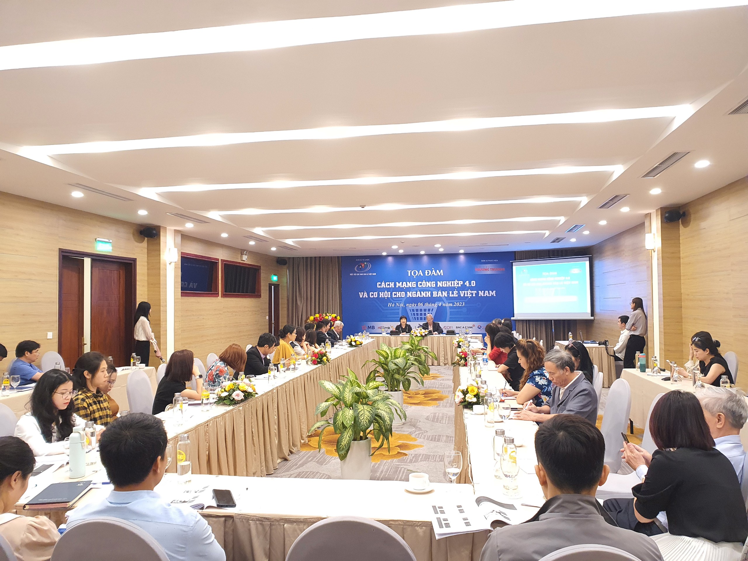 Bán hàng đa kênh - hướng đi mới của ngành bán lẻ