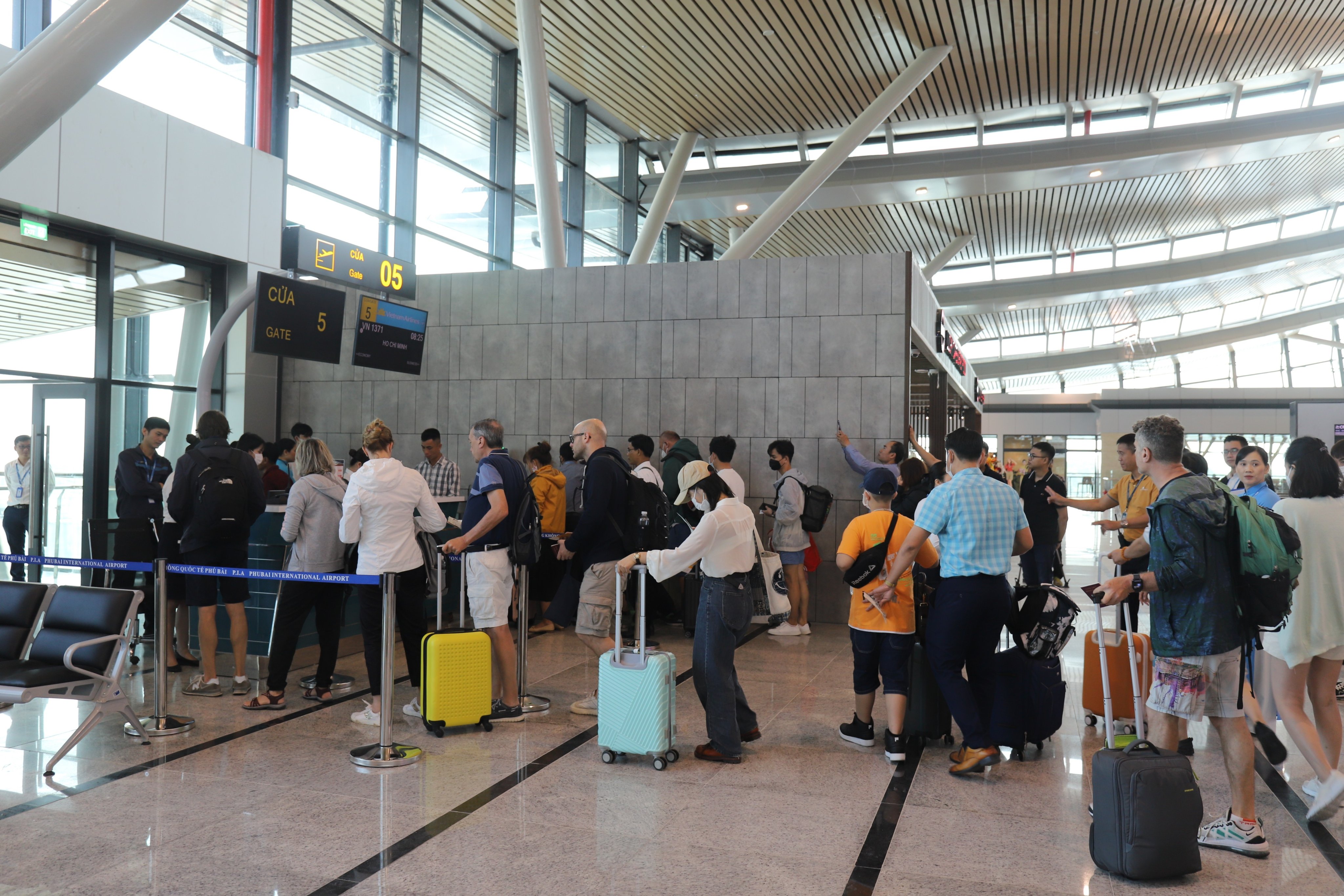 Gần 4,6 triệu lượt khách quốc tế đến Việt Nam