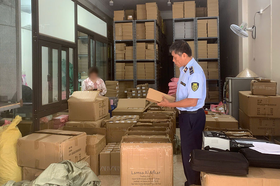 Hà Nội Phát hiện hơn 7.500 sản phẩm giả mạo nhãn hiệu ZARA
